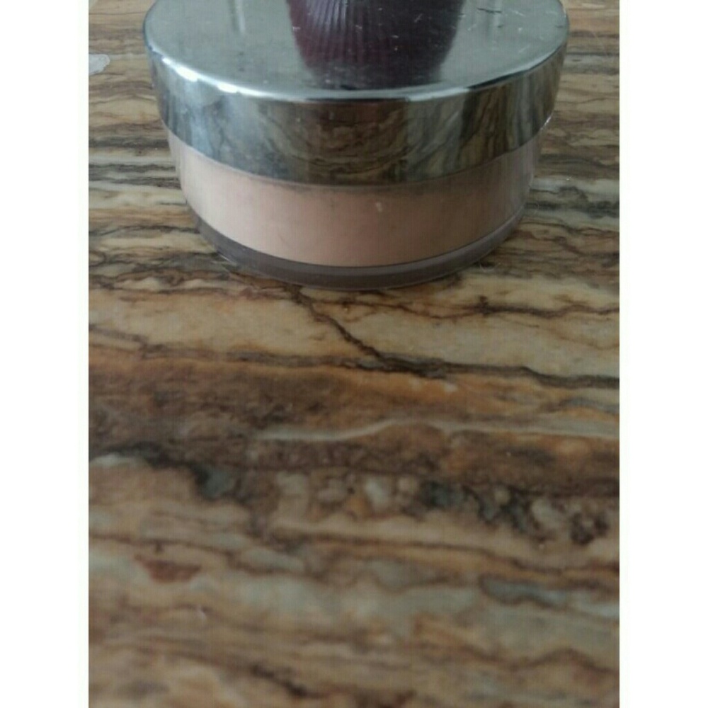 Mary Kay - Mineral Powder Foundation; Beige 2